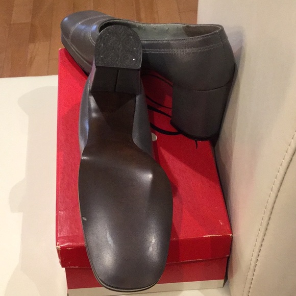 Vintage House of Pierre Gray Heels - Picture 4 of 6